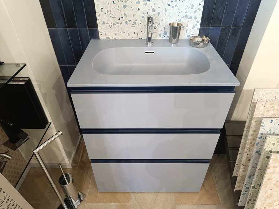 Alcuni articoli di arredo bagno disponibili nel nostro showroom