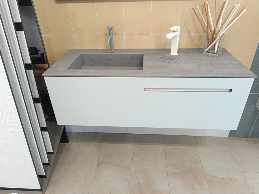 Alcuni articoli di arredo bagno disponibili nel nostro showroom