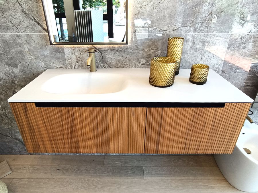 Alcuni articoli di arredo bagno disponibili nel nostro showroom