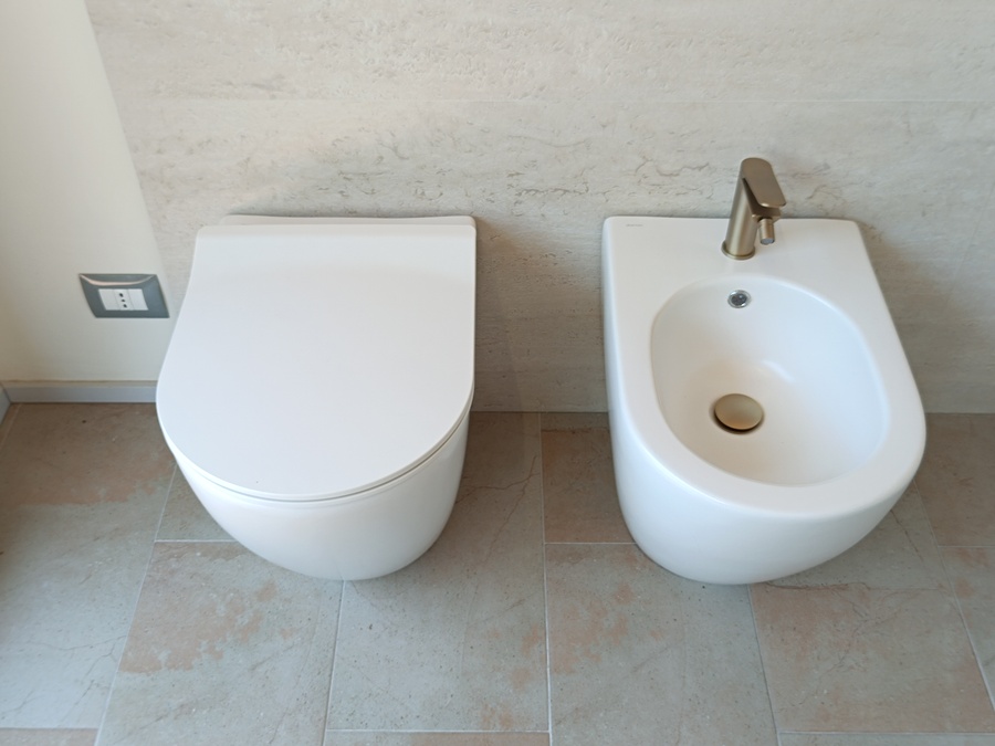 Alcuni sanitari disponibili nel nostro showroom